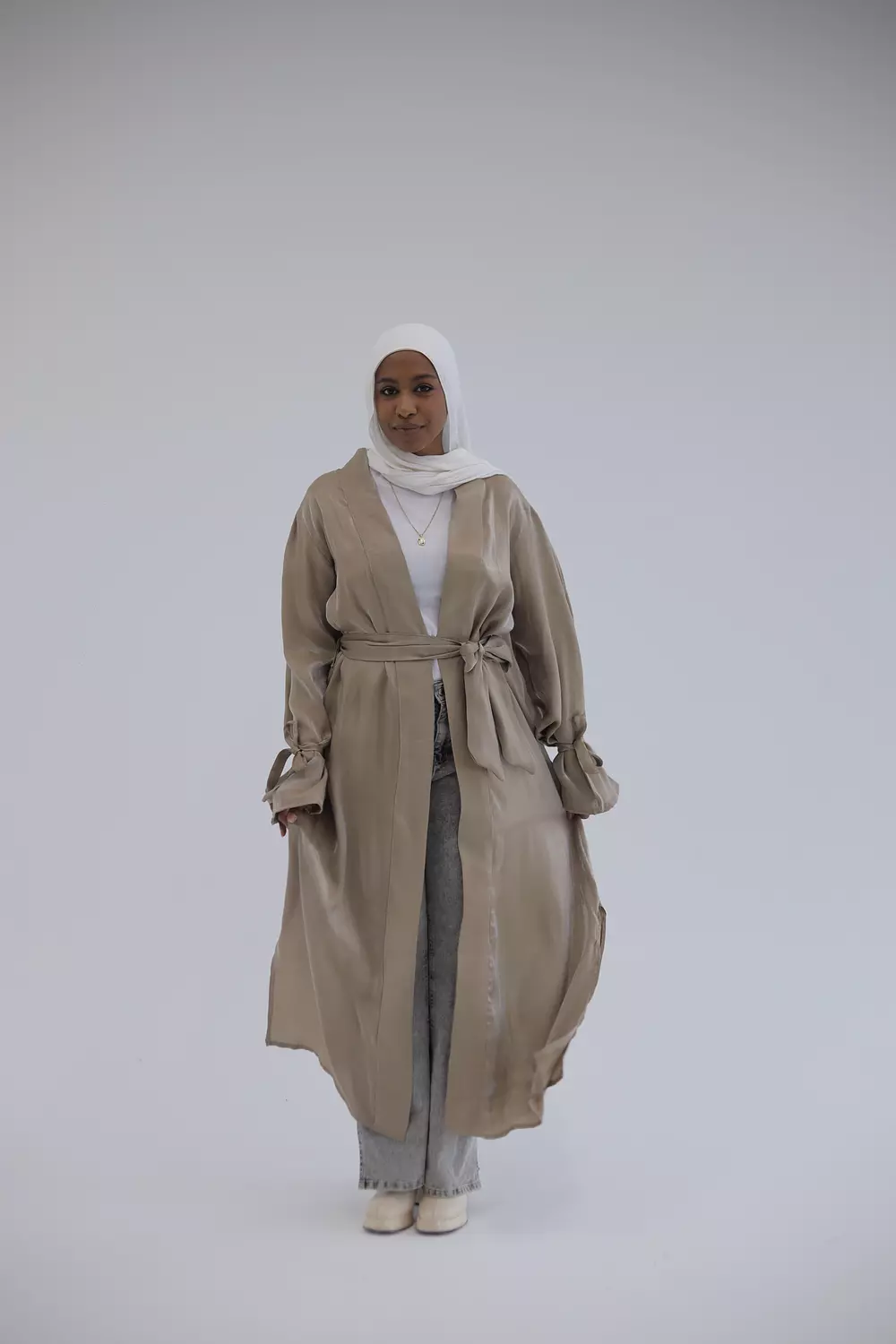 Beige cardigan stan with a waistband 2