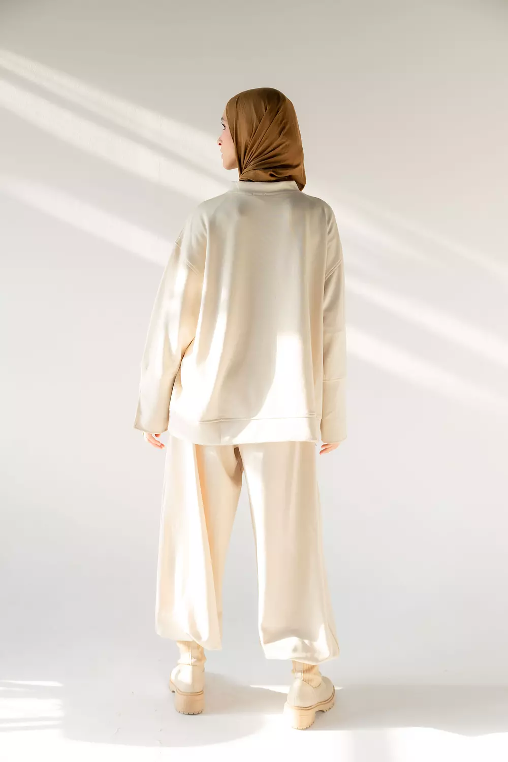 Relaxed Oysho Set in Beige 7