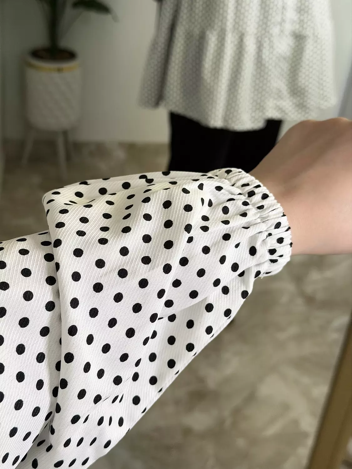 Ruffled Polka Dots Blouse 🤍  6