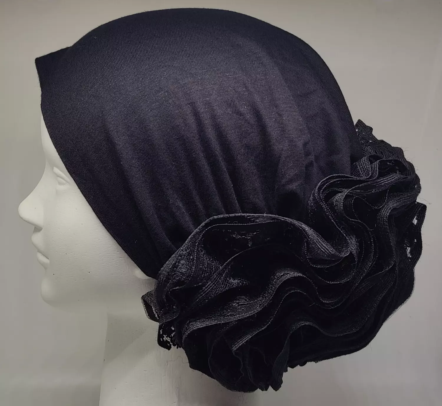 Bonnet- Puffy -Black image