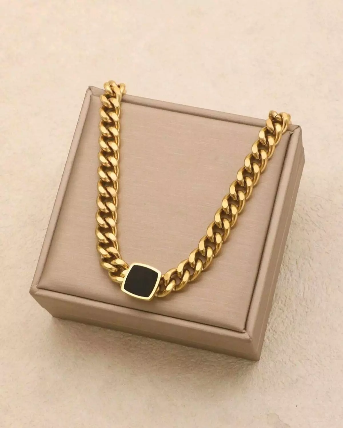 Retro Black Choker 2