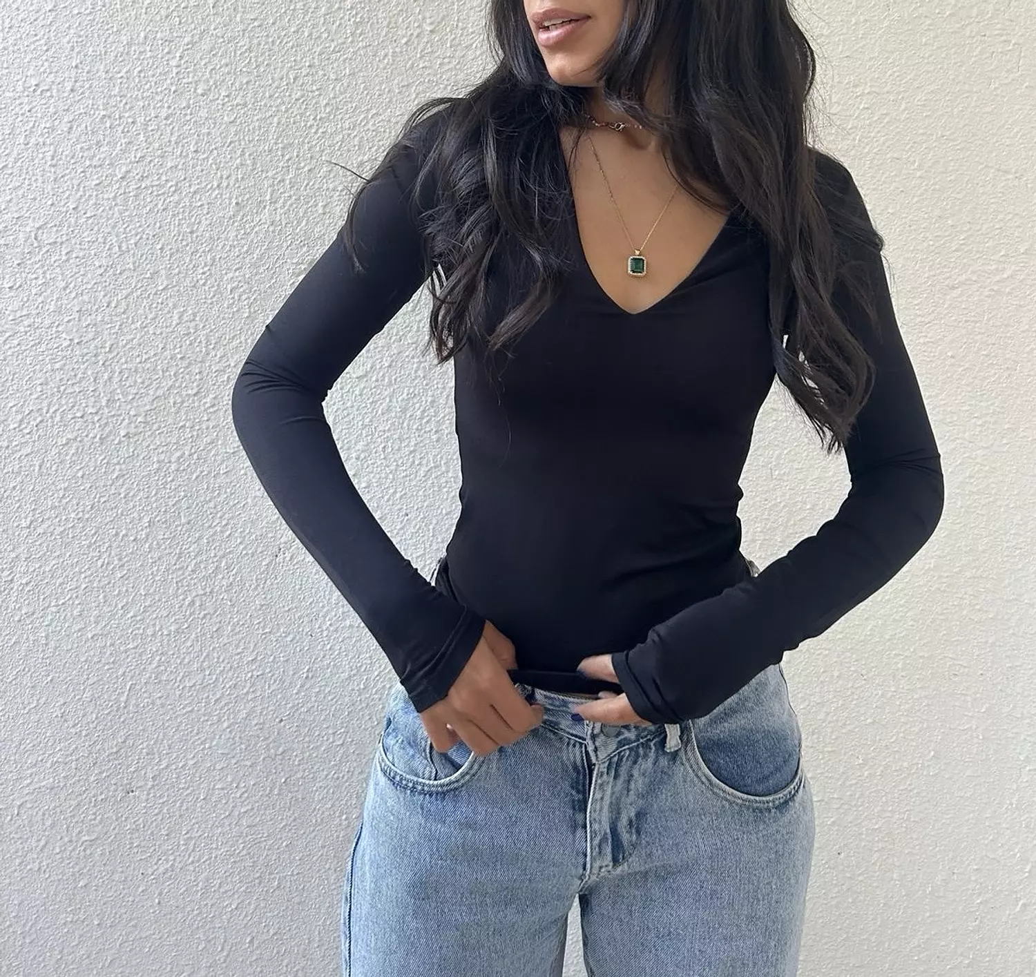 V-NECK LONG SLEEVE  image
