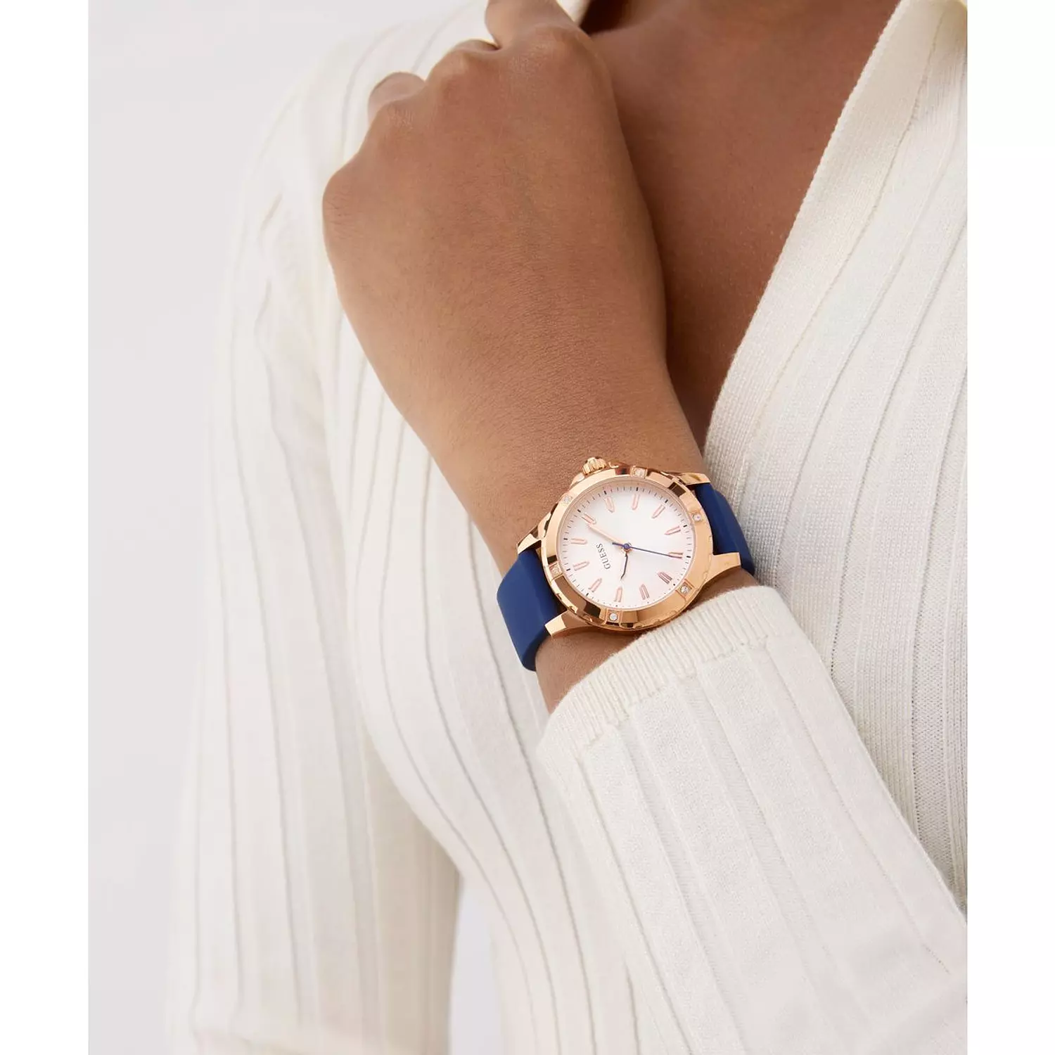 GUESS Ladies Blue Rose Gold Tone Analog Watch Blue Silicone Strap GW0949L3 6