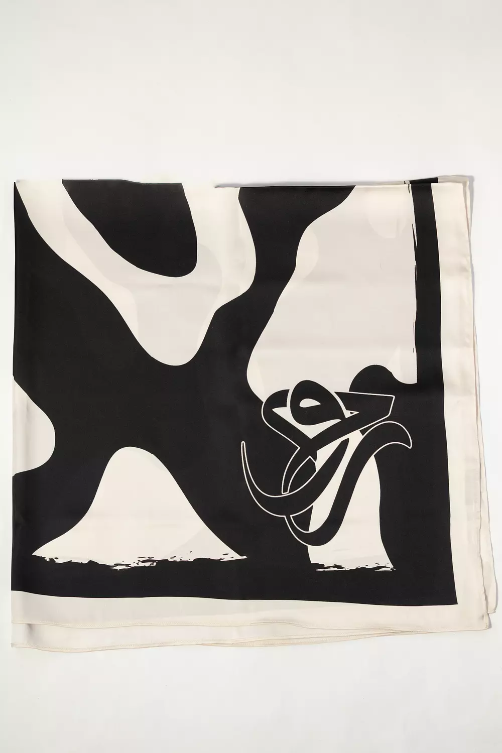 روح Soul – Ramadan Satin Scarf (Black & Off-White) hover image