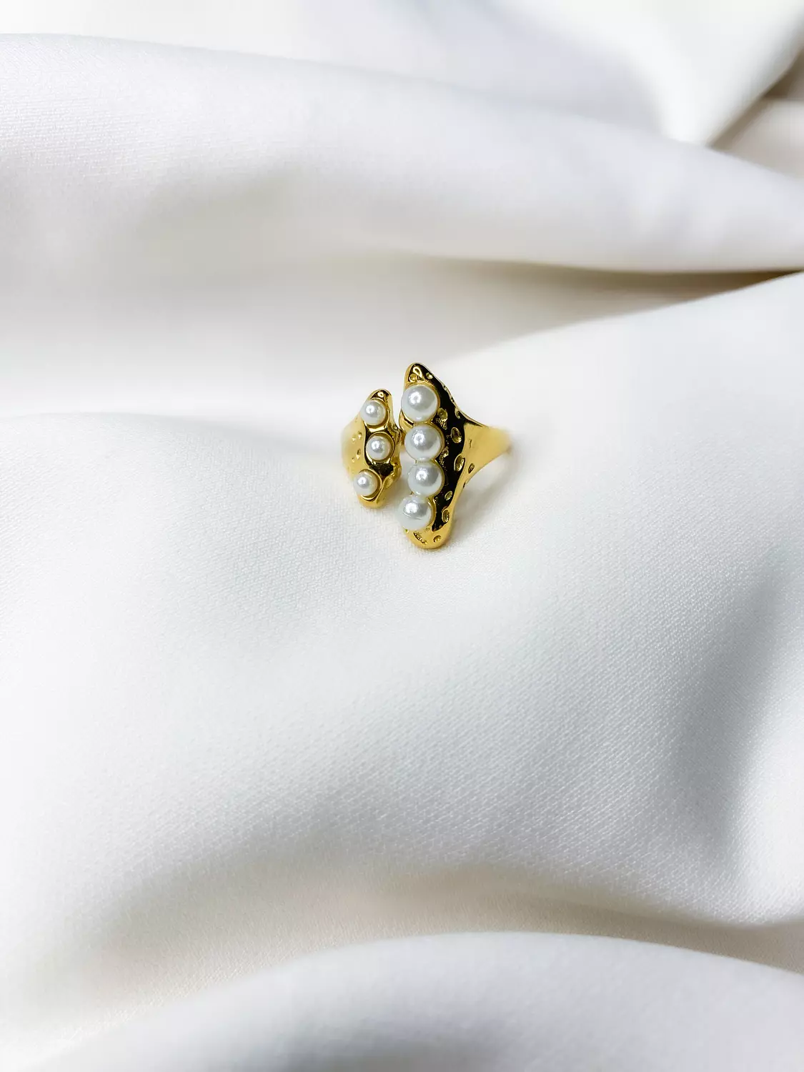 Glow Pearl Ring image