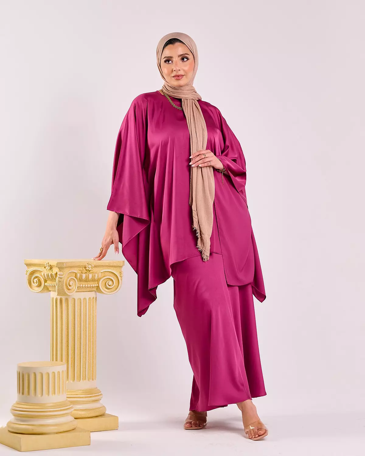 Soiree Suit in Hot pink 5