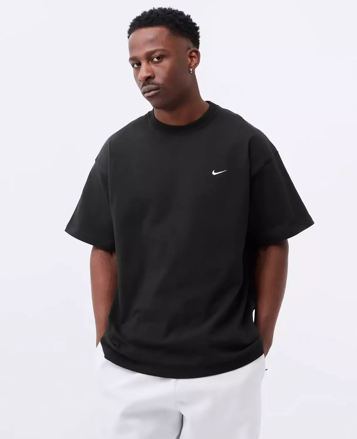 T-shirt nike oversize black hover image