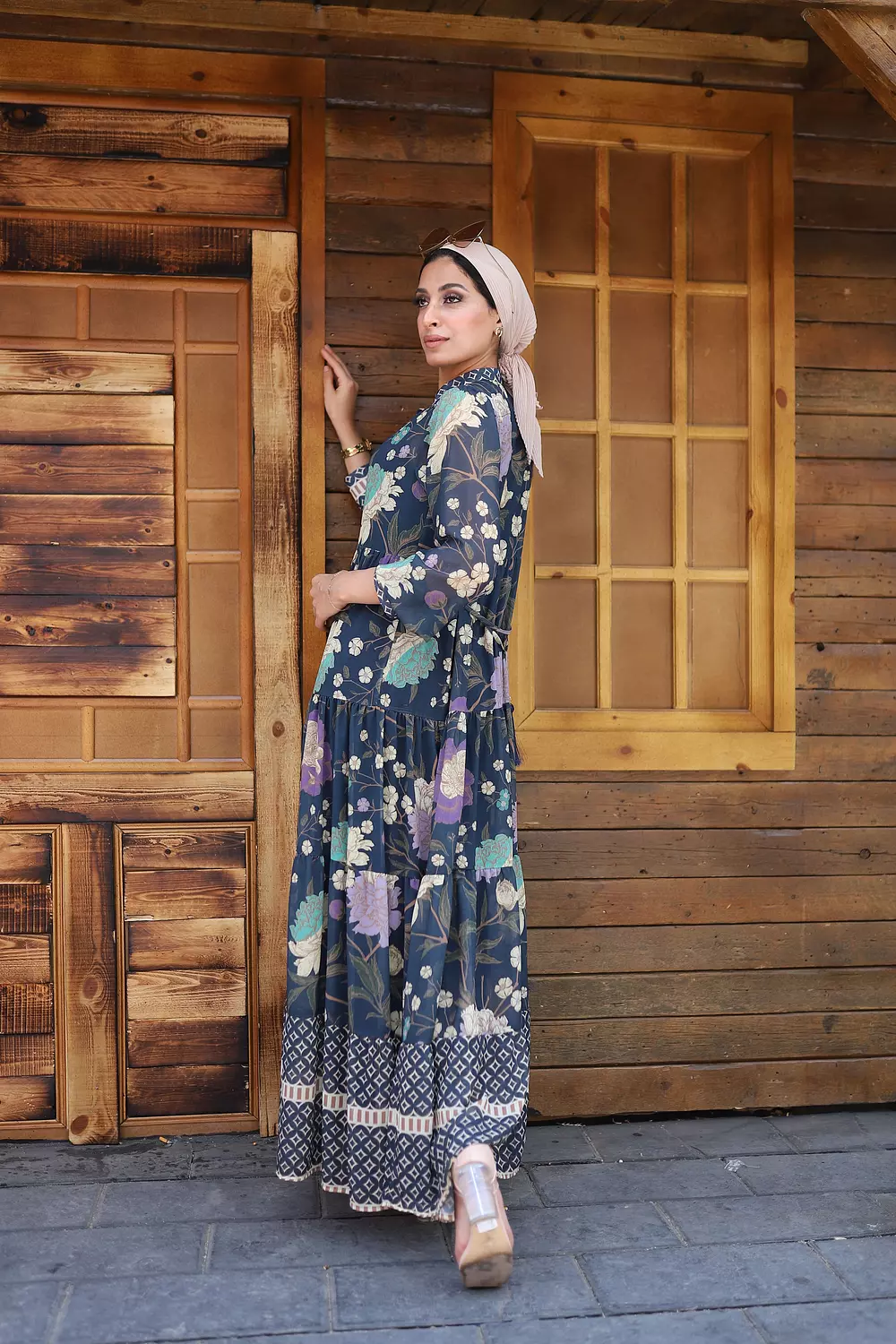 Flora dark Dress 3