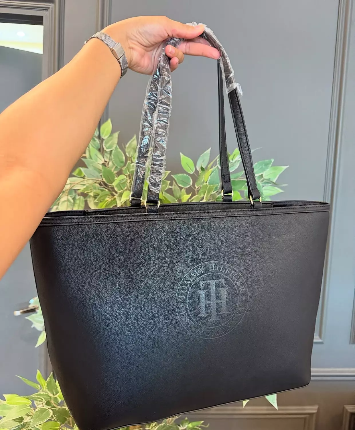 Tommy tote bag image