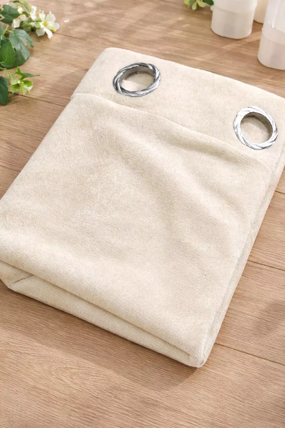 ستاره قطيفه بالحلقات اوفوايت  image