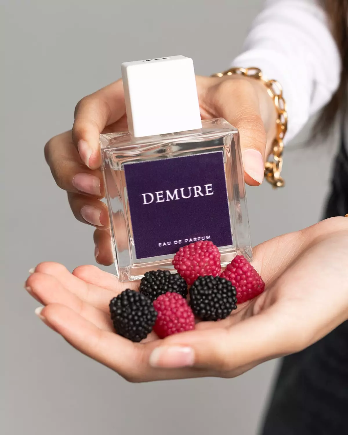 <p style="text-align: center"><strong>PERFUMES</strong></p>