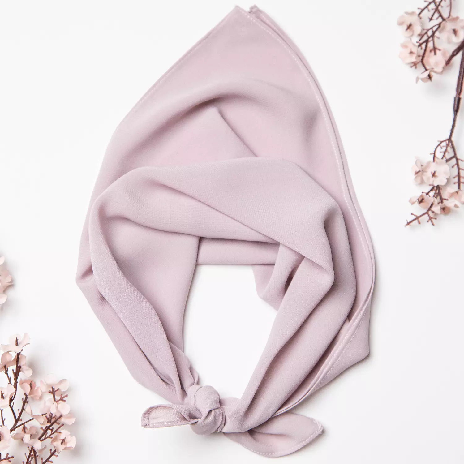 <h4><span style="color: #8ECACAFF">Bandana</span></h4>