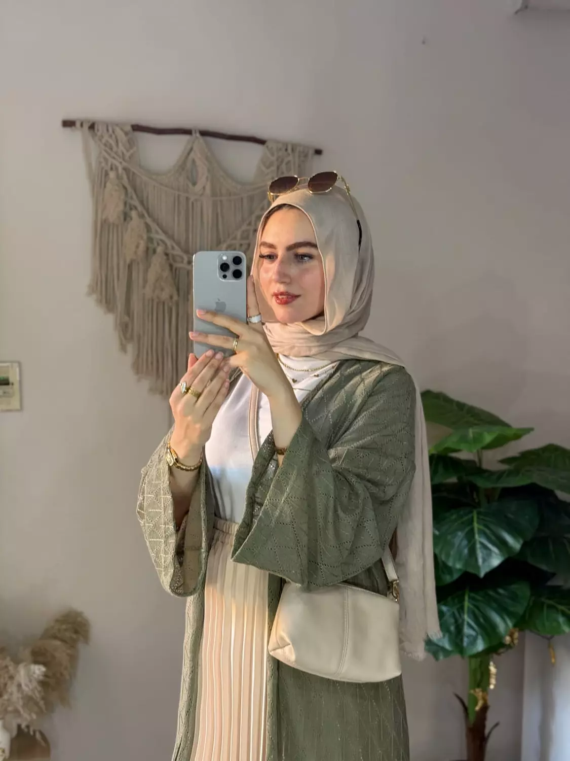 Summary cardi hover image