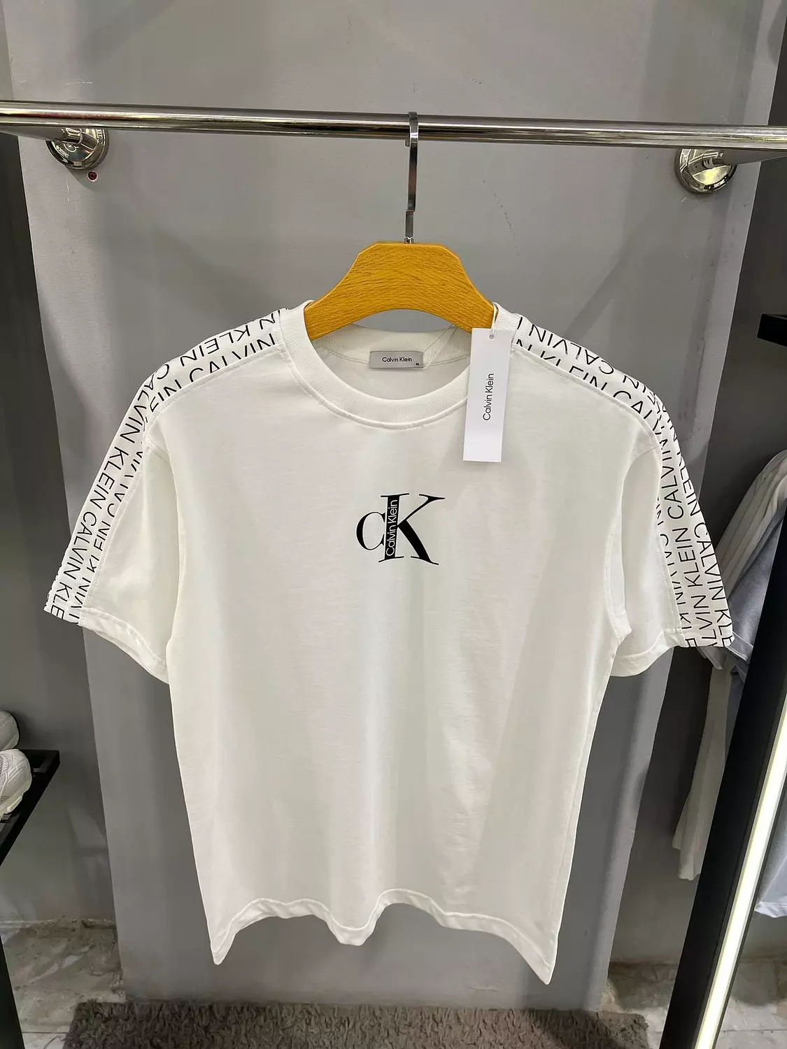 CALVIN KLIEN TSHIRT / 12390 image