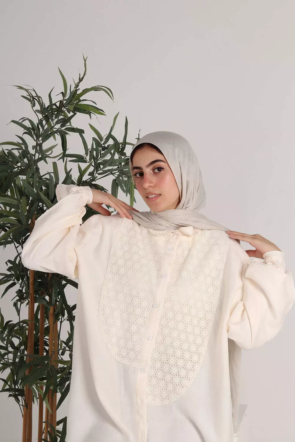 Oversized White Shirt with Lace 9