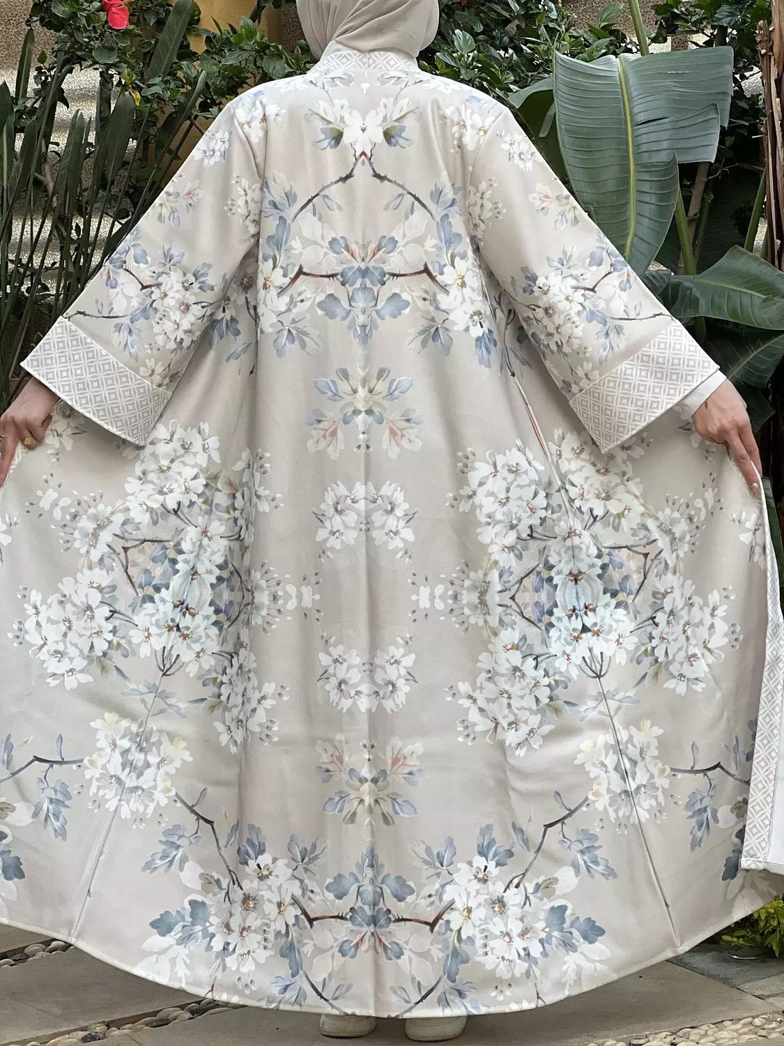 Spring rose kaftan image