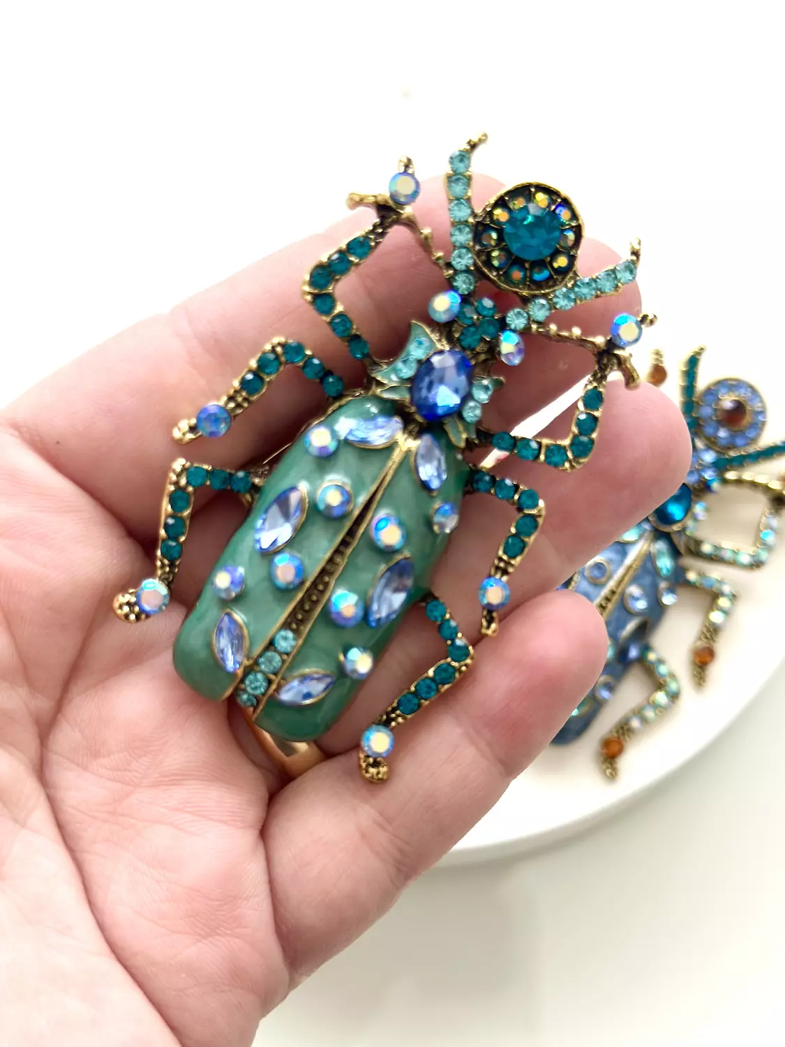 Statement pin  1