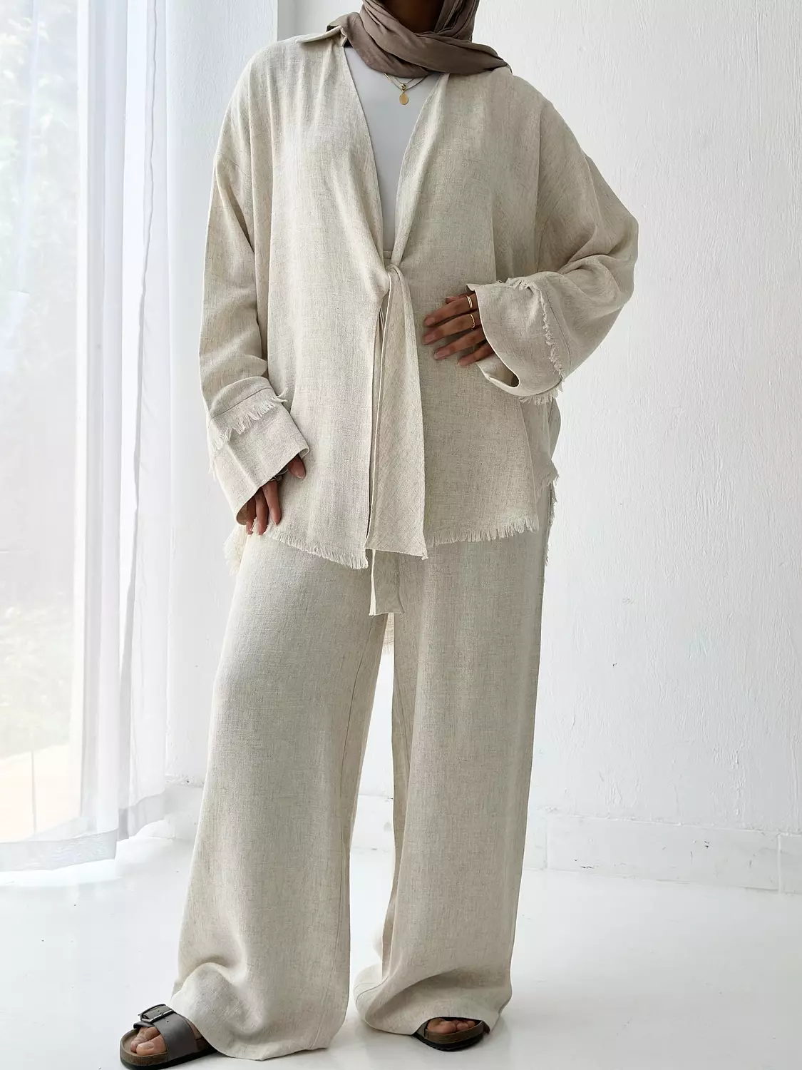 Front Knot Linen Set In Off White hover image