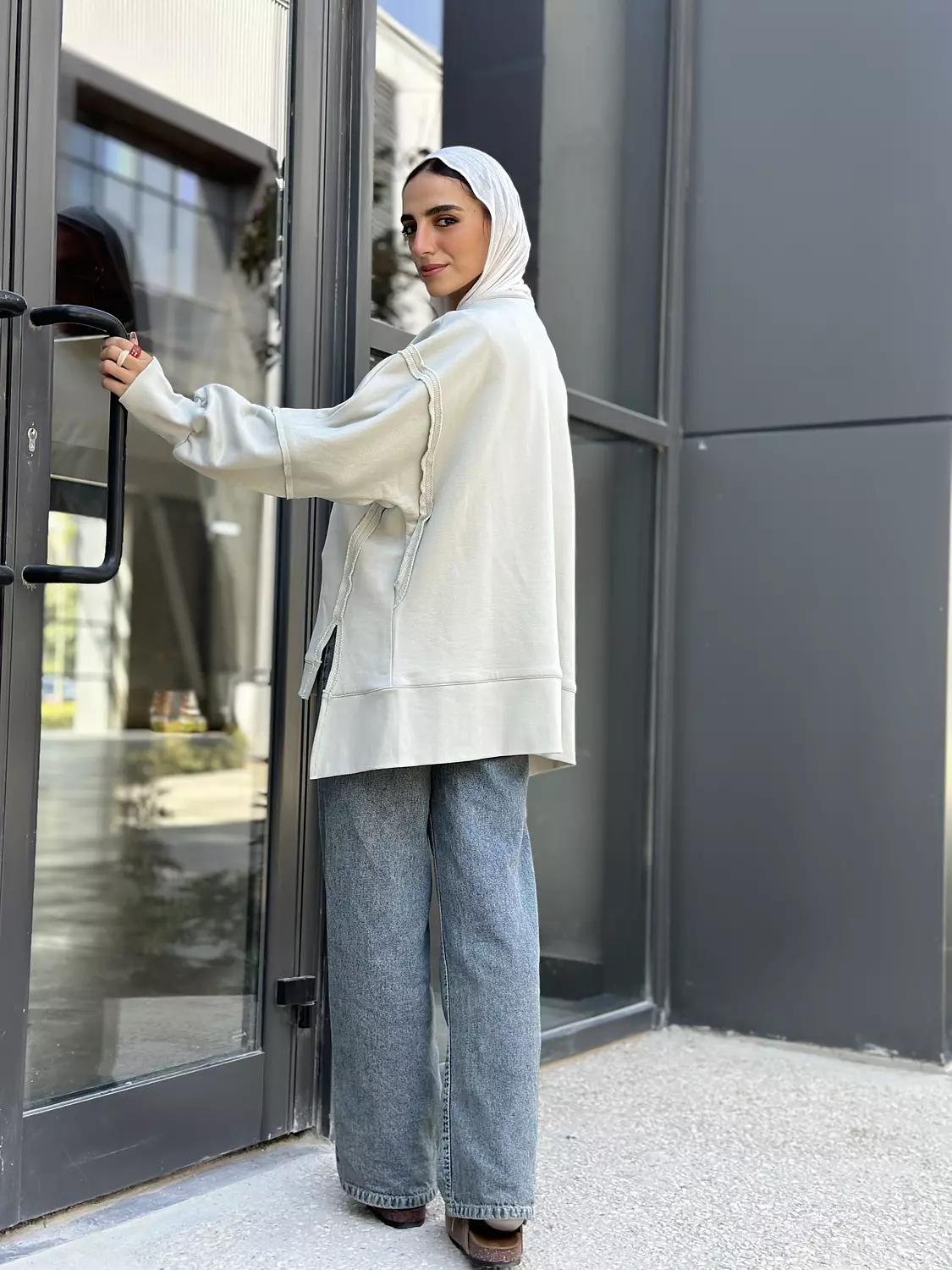 COZY SWEATSHIRT IN GREIGE  4