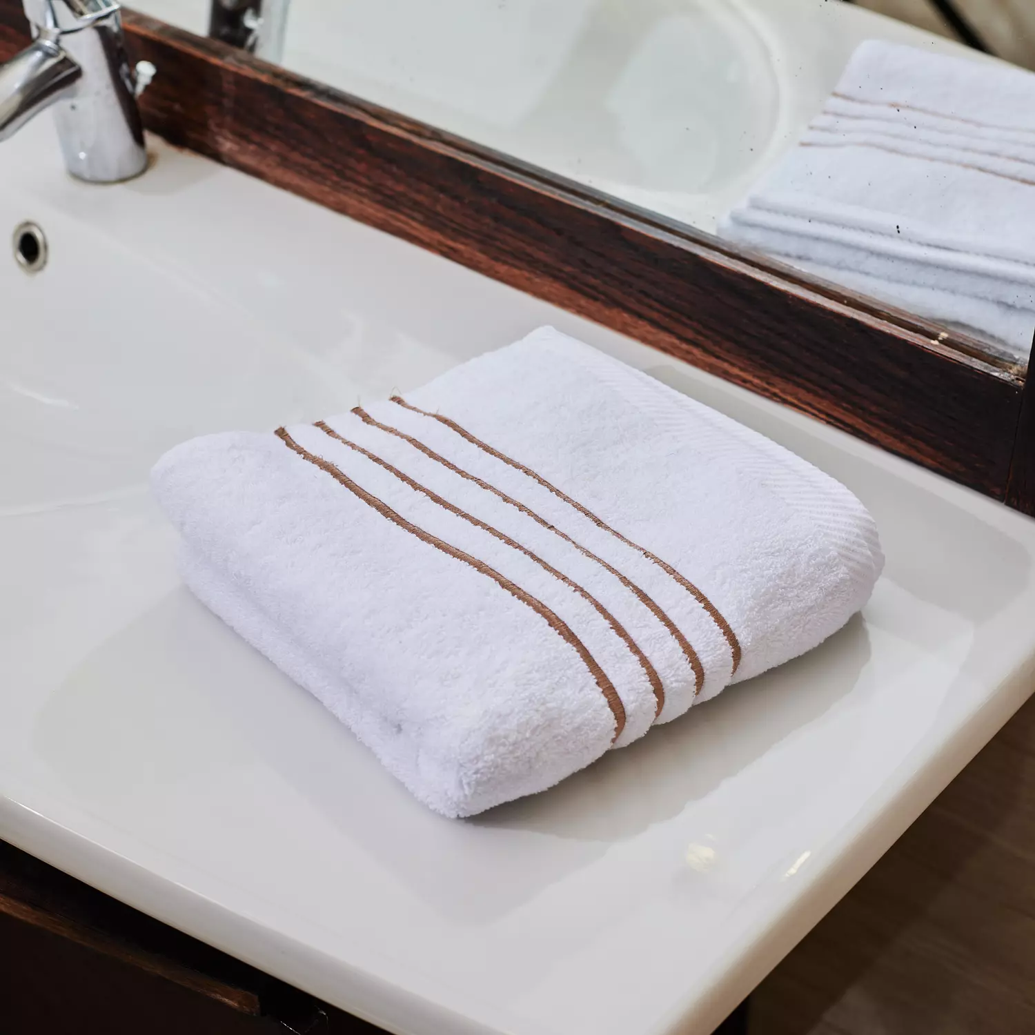 White Stripped gold medium single towel  image