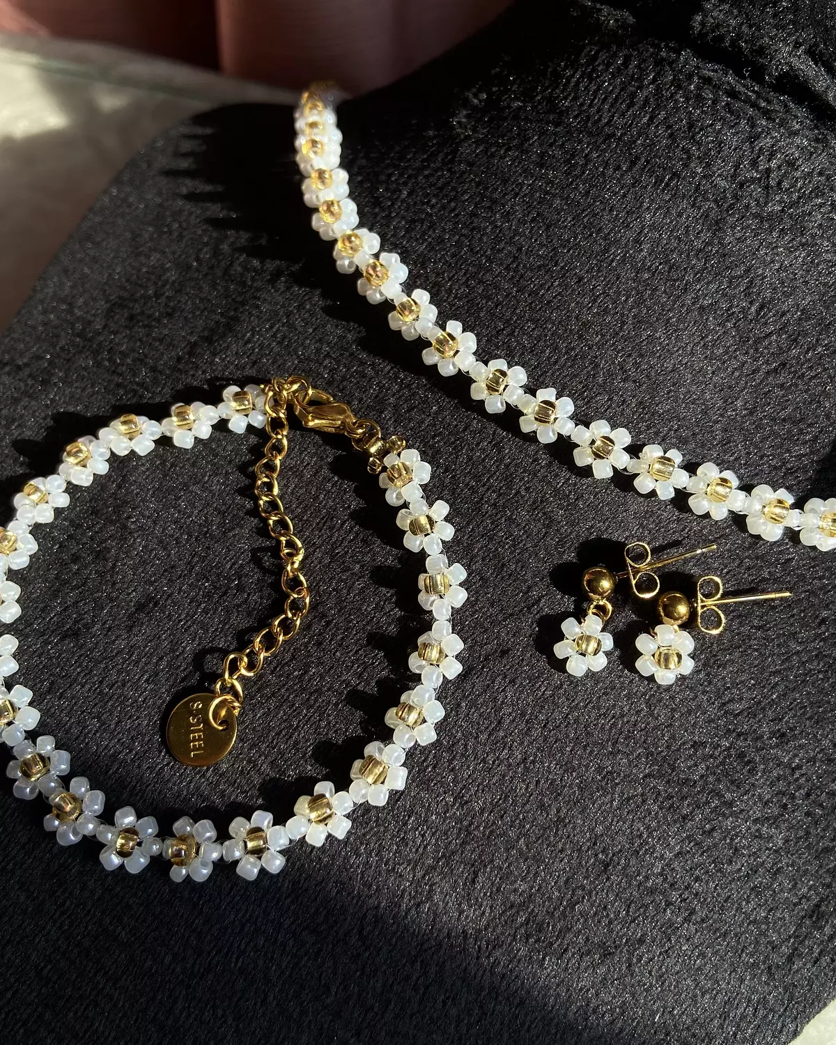 White flowers set ( earrings, bracelet and necklace) 5