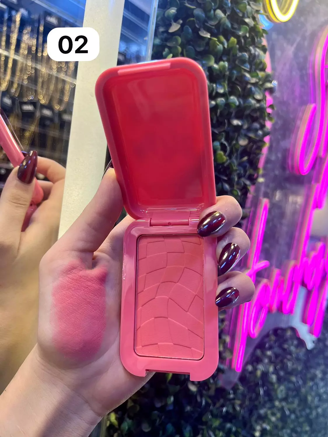 Blusher Monaya hover image