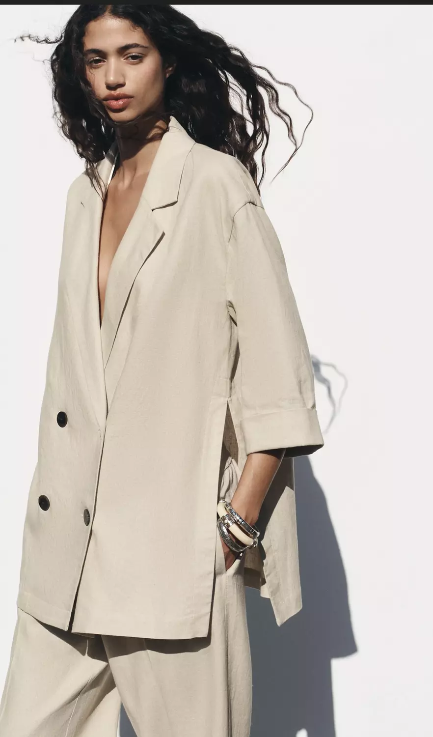 Lenin beige suit 5