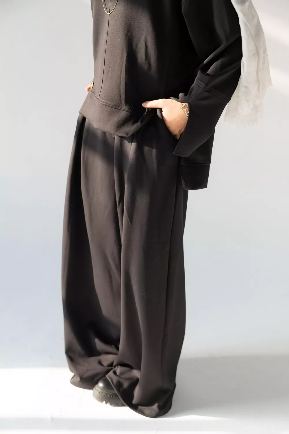 Ella Oysho Pants in Black 2