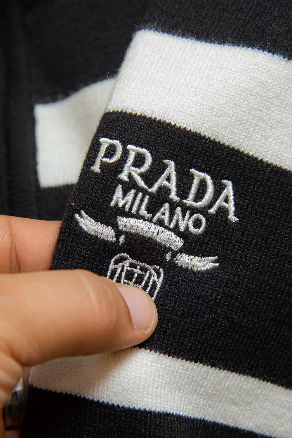 PRADA QUARTER ZIPPER / 1502 6