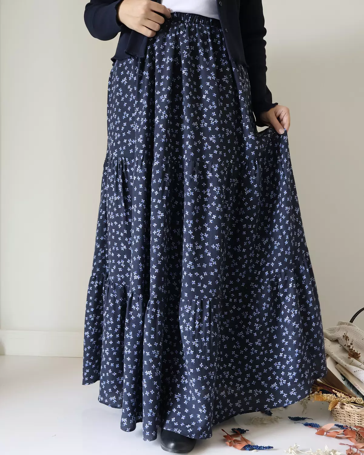 Dark Blue Flora Levoil Linen Skirt 4