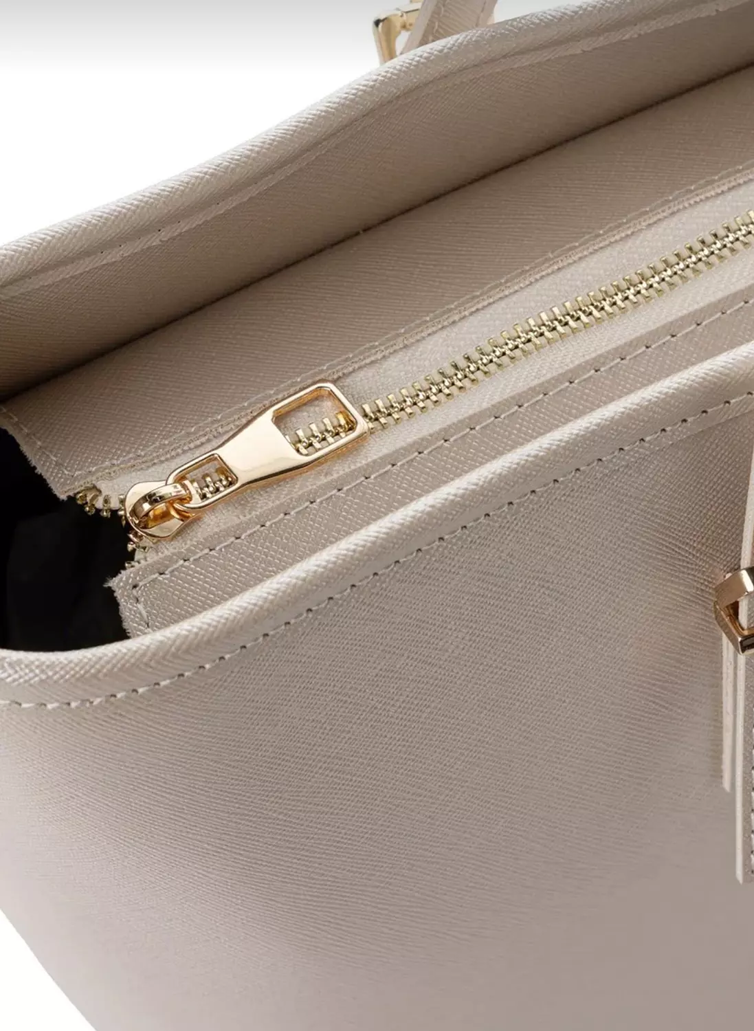 Chic noir shoulder bag of white  4