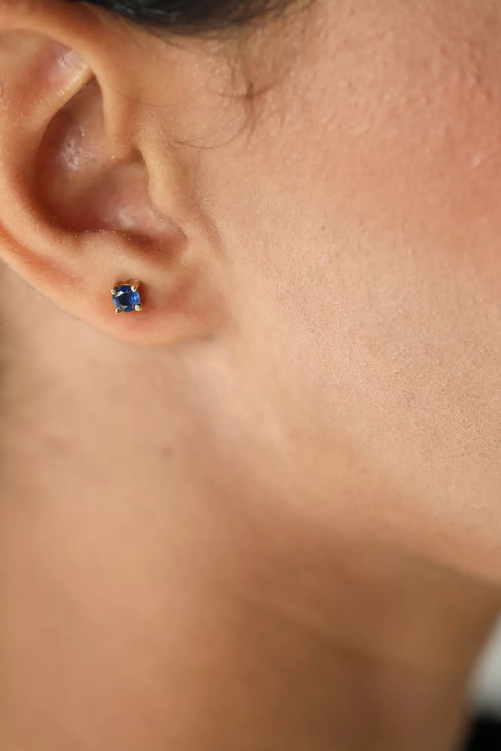 Sapphire minimal 18k gold earring image