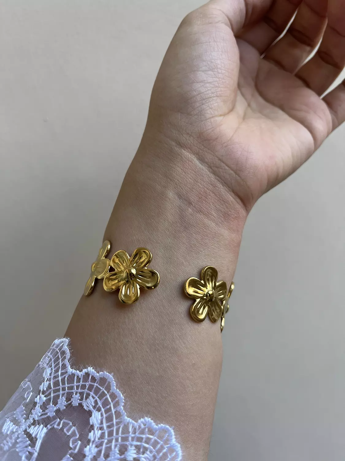 A rose bracelet 5