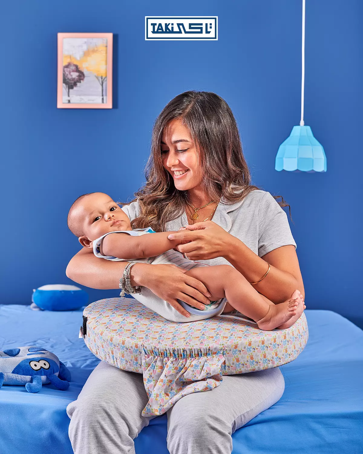 BABY FEEDING HOLDER 3