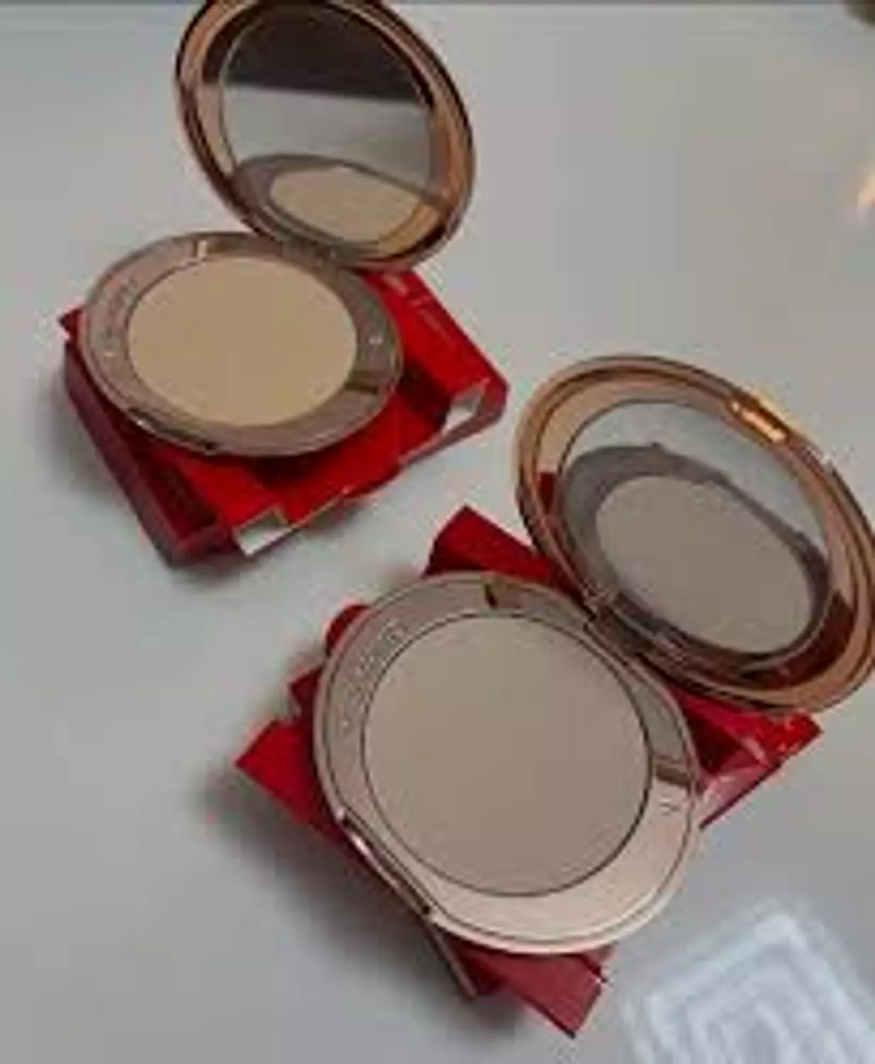 Charlotte Tilbury Airbrush Flawless Finish in 2 Medium 4