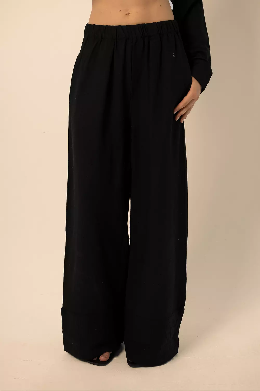 Wide-Leg Pants - Black  2