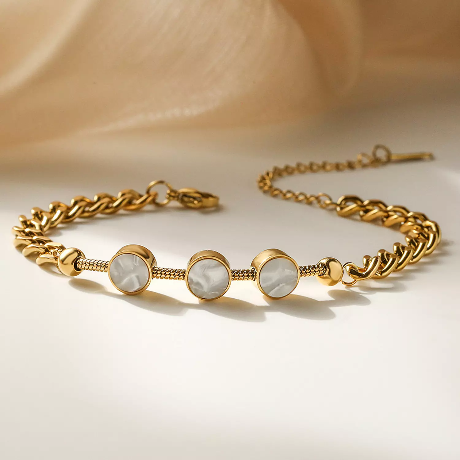 Triple round charms bracelet 6