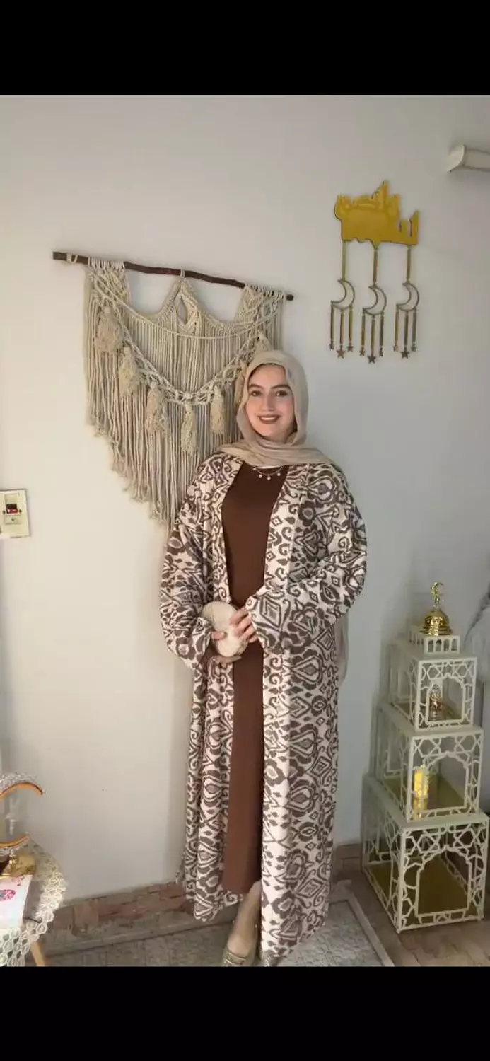 Brown abaya and basic image