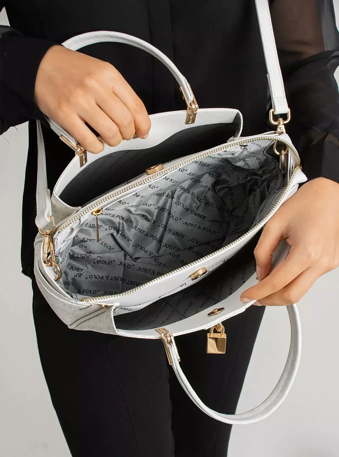 Elegance White Bag with key 5