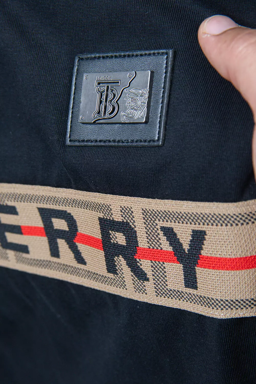 BURBERRY TSHIRT \ 2000 hover image