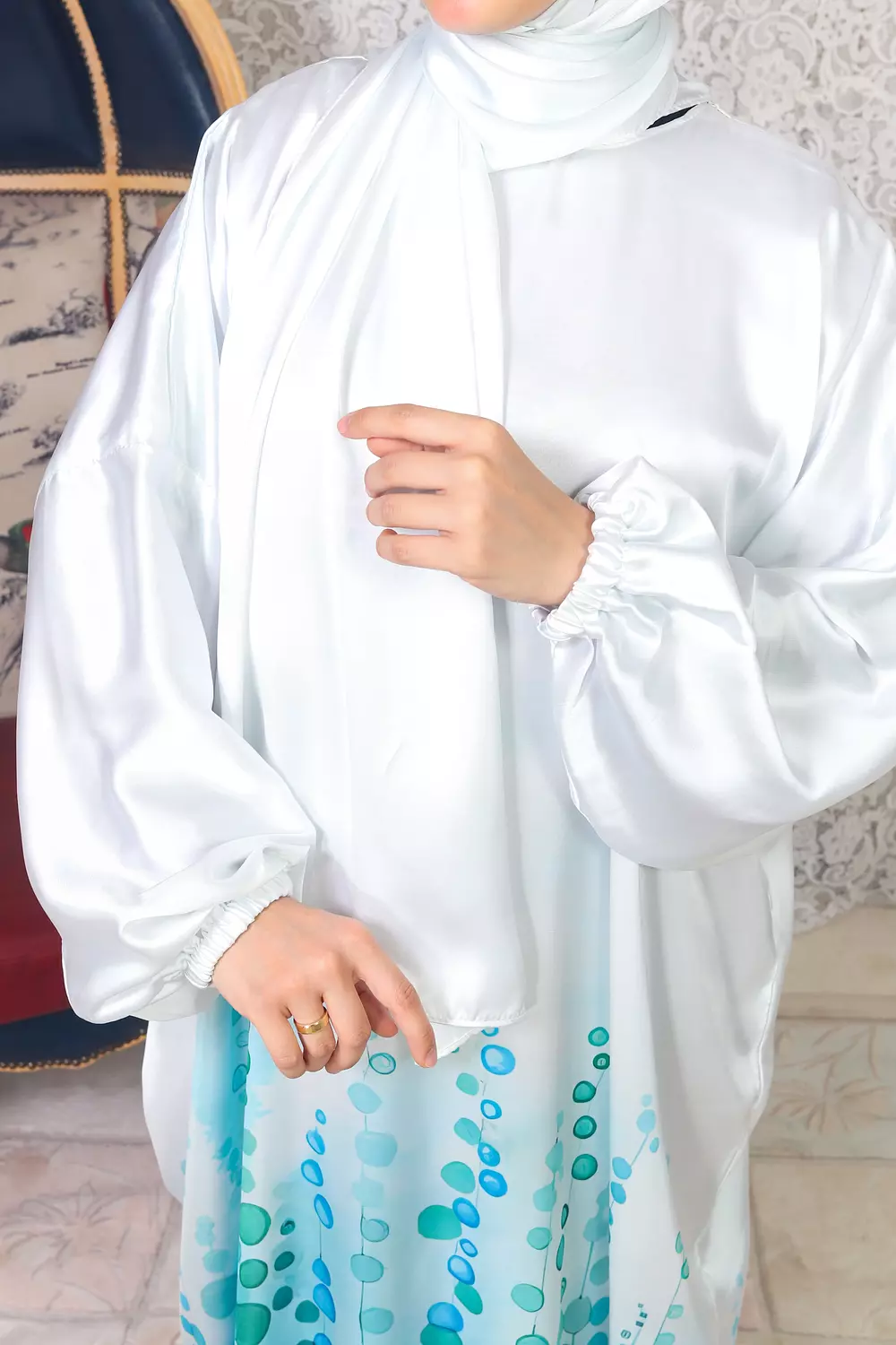 Isdal Satin Prayer2504 3