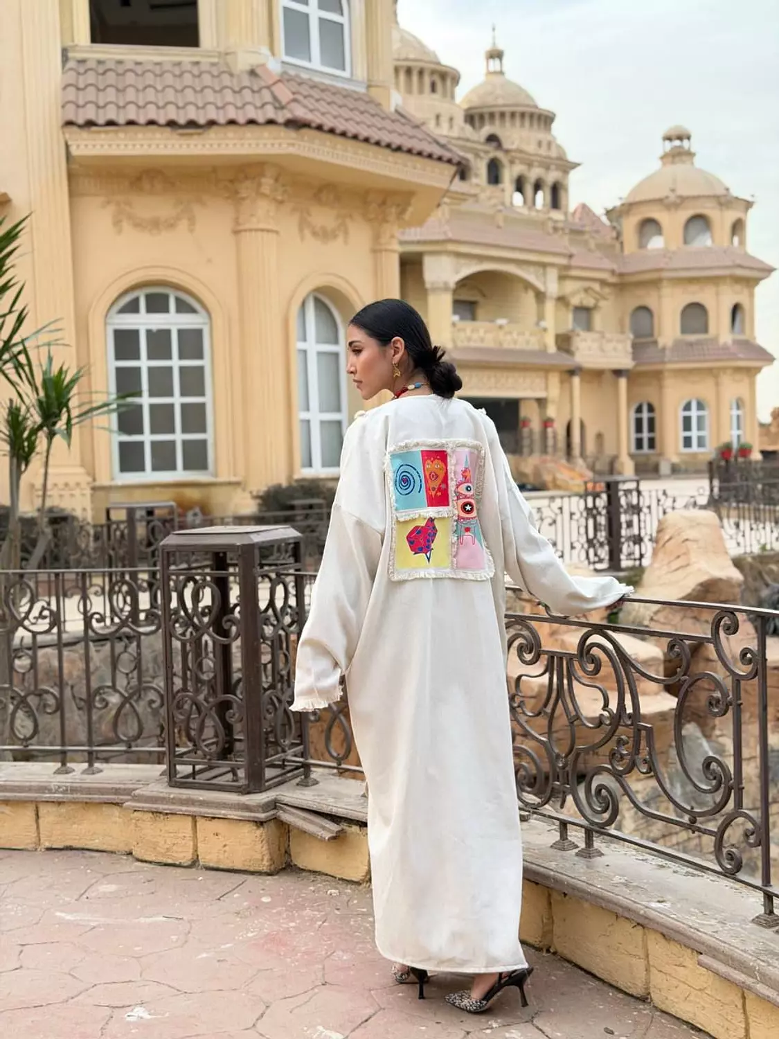 biege kaftan hover image