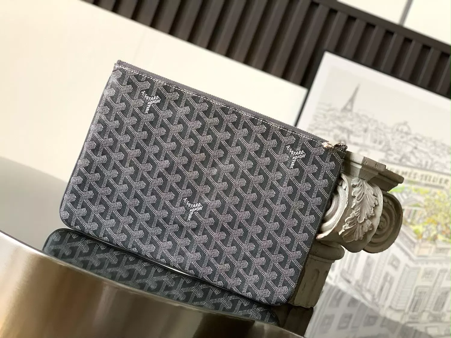 Go Yard clutch Grey hover image
