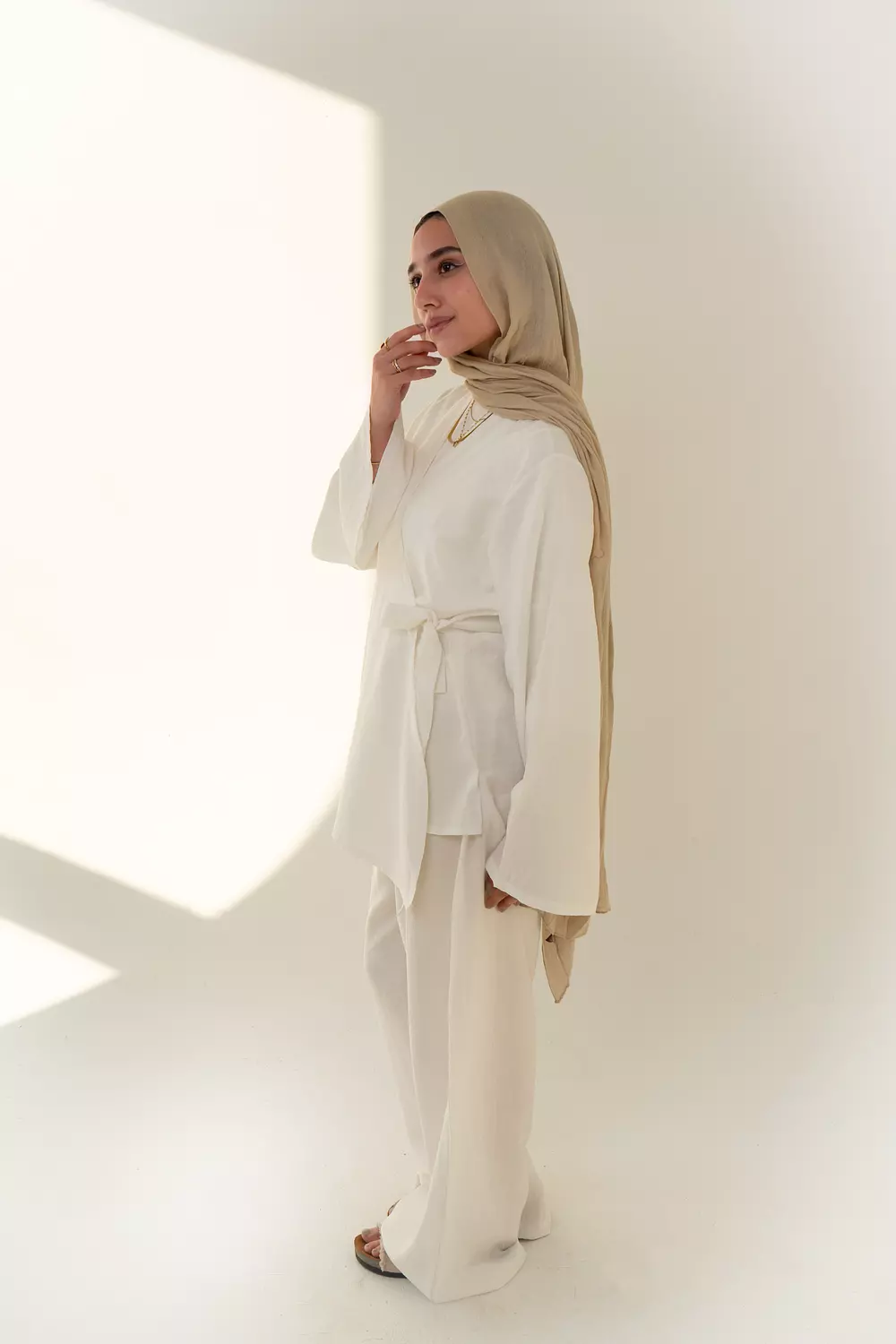 Layal wrap Set In White image