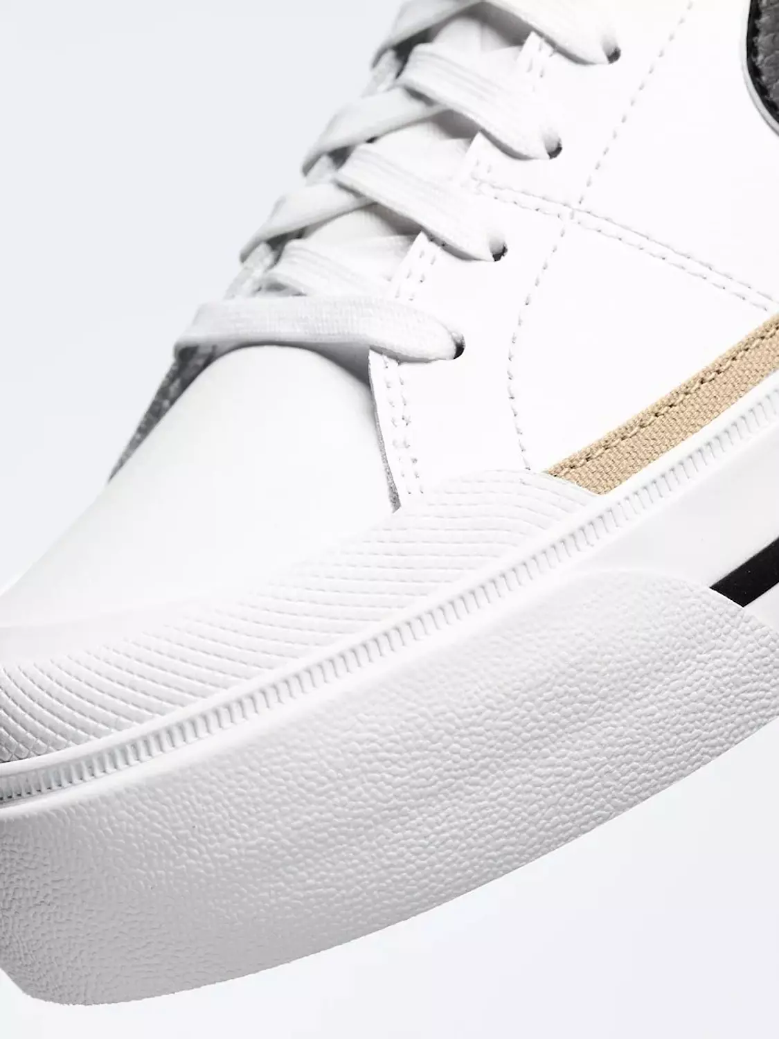 Nike White-Black Court Legacy 1