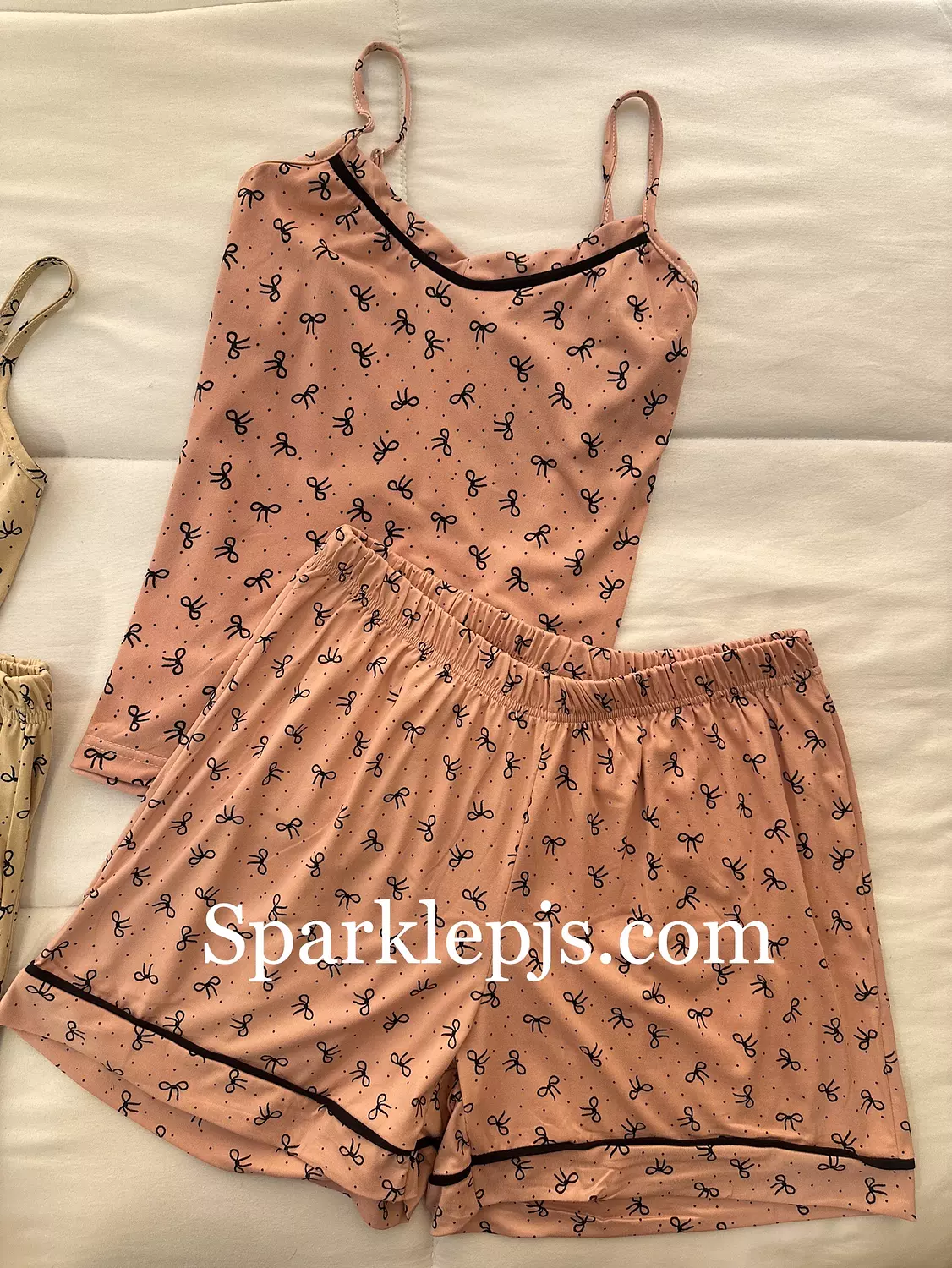 Bow shorts image