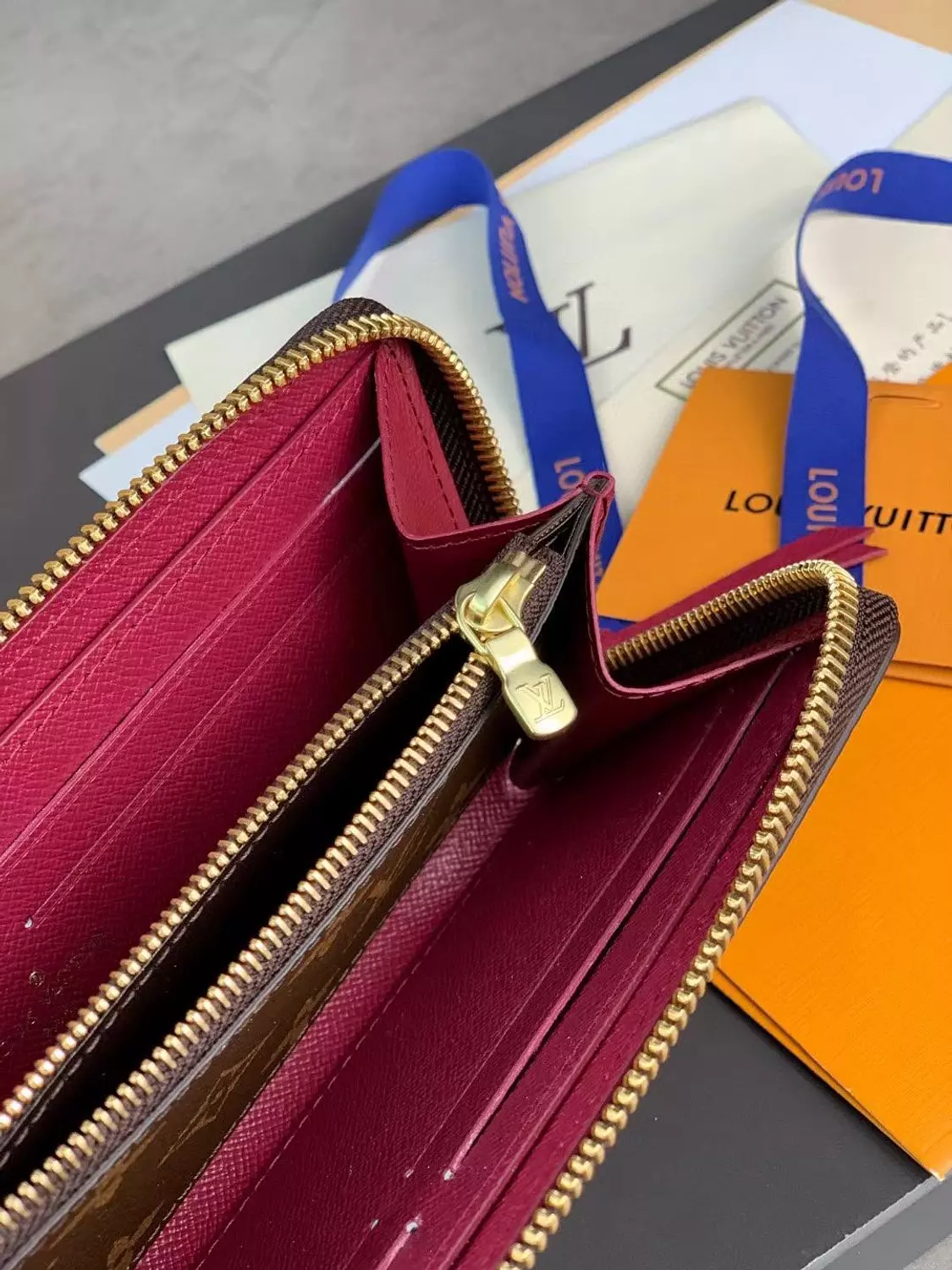 Lv wallet 3