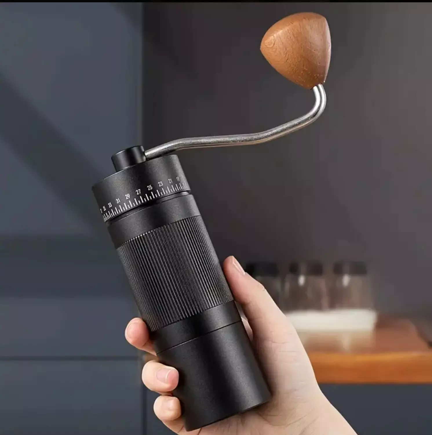 Manual coffee grinder with a five-blade stainless steel gear image