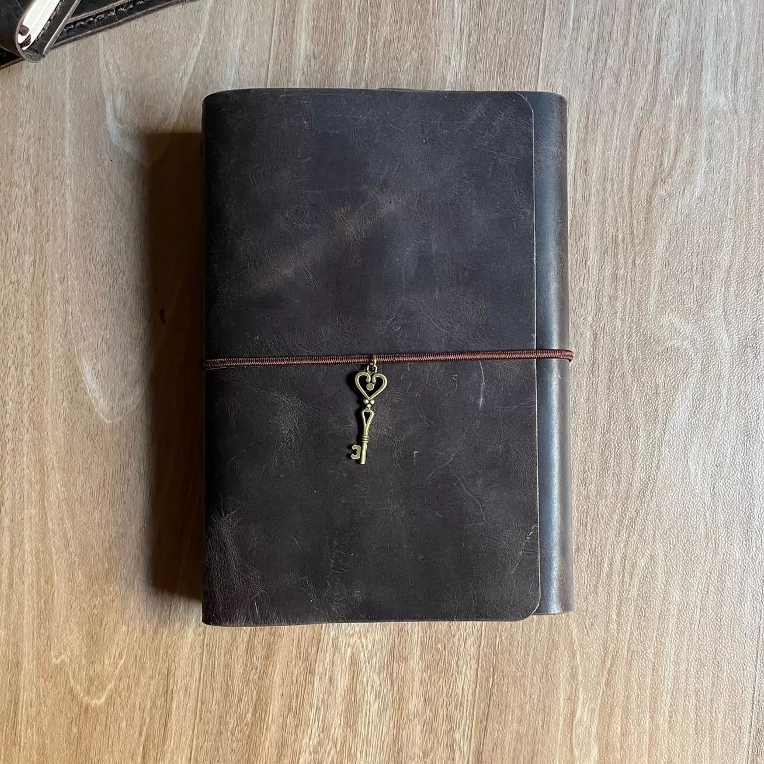 Trifold A5  with 3 pockets 3