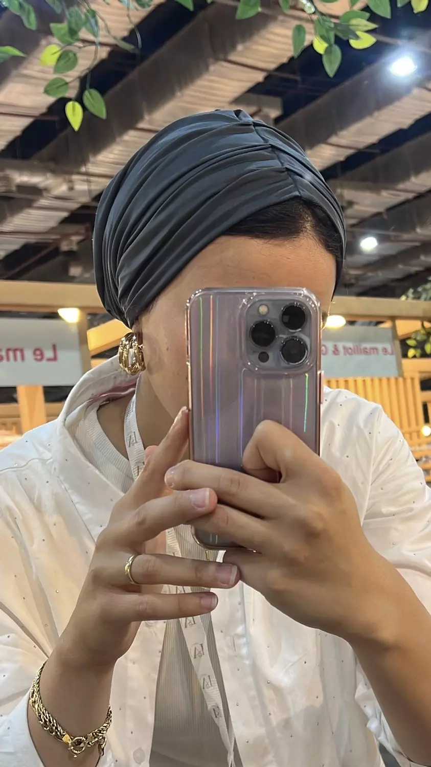 The dark grey turban image